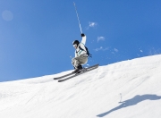 开云体育在线-赛道上的双重奏，阿斯顿马丁力克哈斯，塞恩斯刷新纪录书写新篇