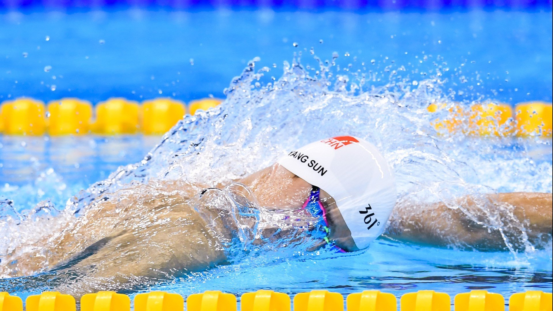 阿劳霍关键制胜，NBA季后赛之夜的孤胆英雄