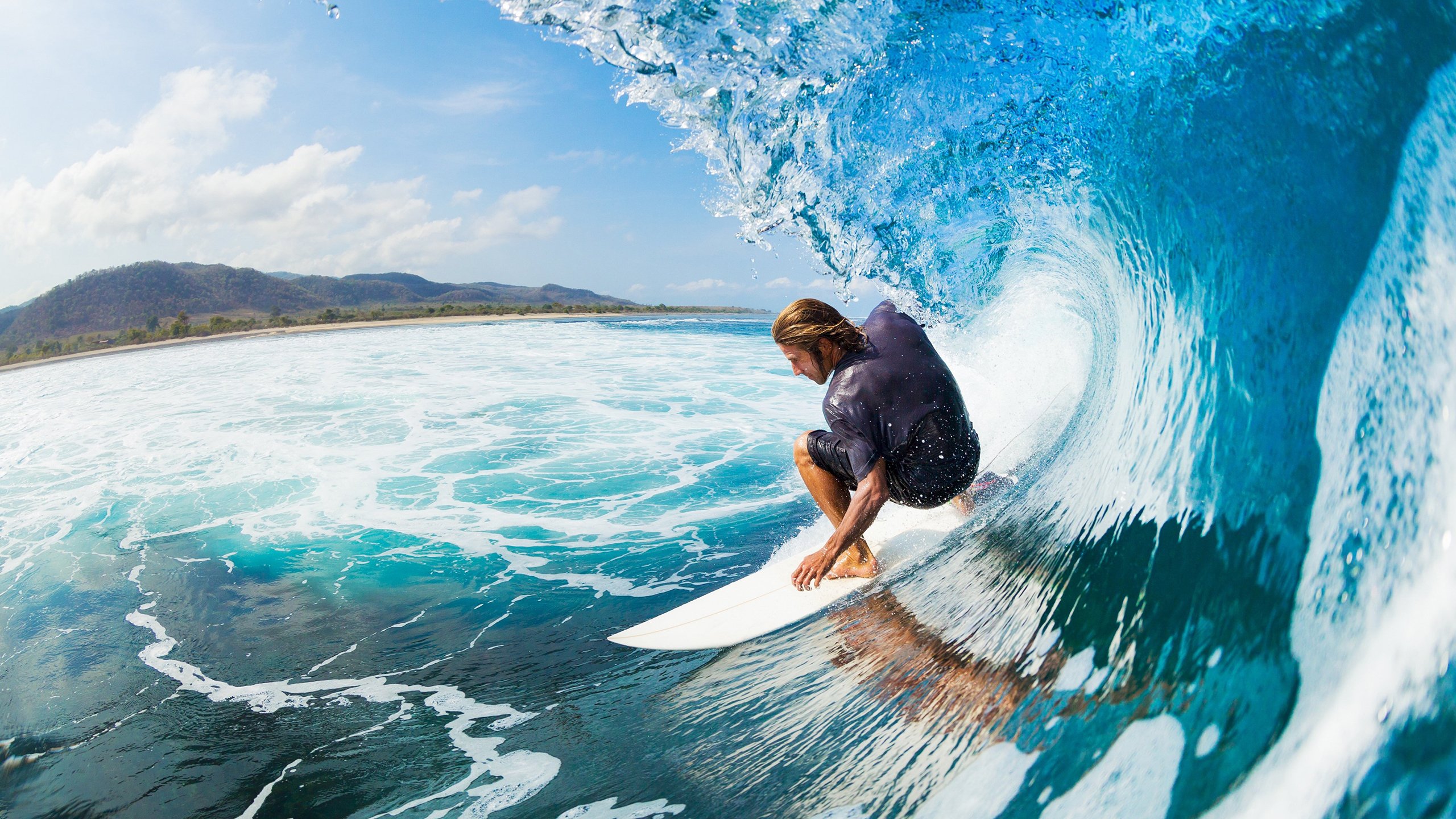 拉塞尔创纪录之夜,迈凯伦强势碾压红牛二队